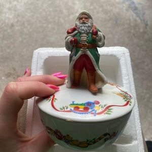 Victorian Santa Music box
